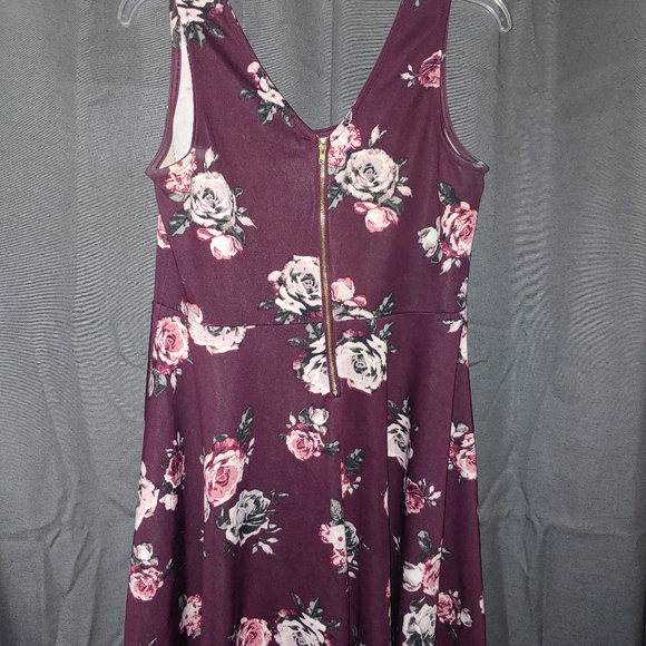 Dress - Picture 4 of 4